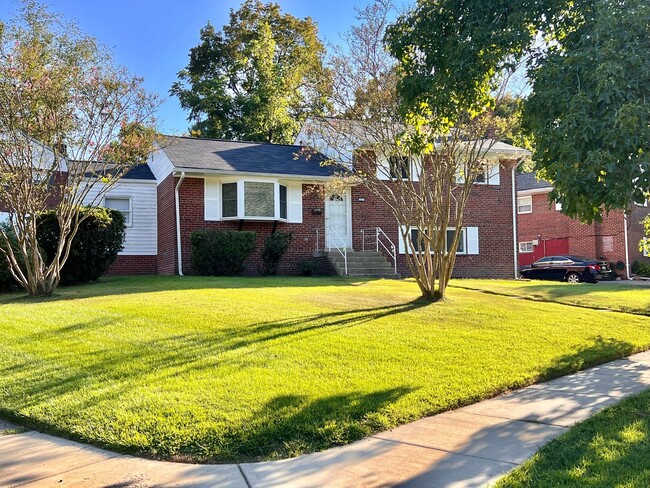 Photo - Beautiful 4 BR + den 2 FB home in corner lot!