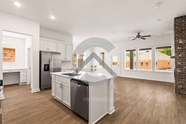 Photo - 623 Riley Ln