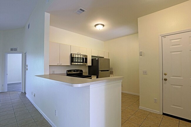 Photo - Bellasol 4117-121 Unit 4117 Bellasol Circle, 121