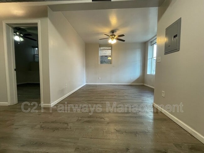 Photo - 340 N Craig St