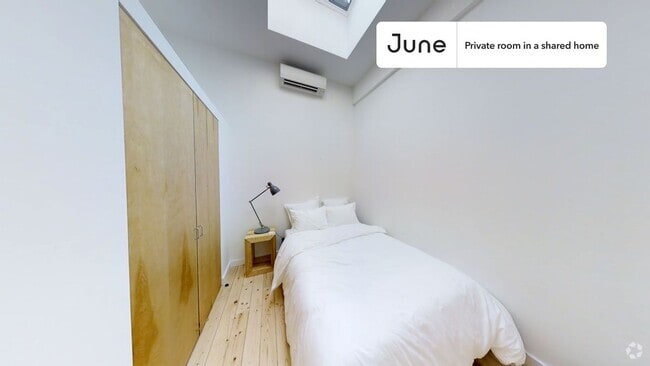 Building Photo - Private bedroom in 6 bed/2 bath Home Unit D