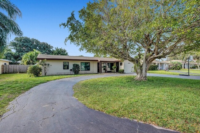 Photo - 2620 NE 19th St