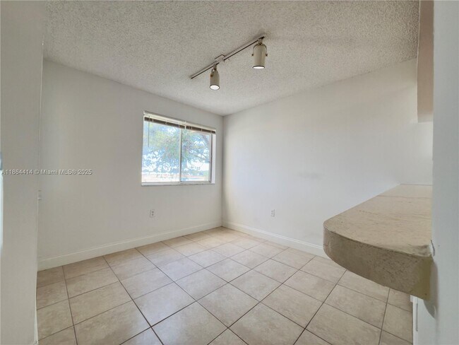 Photo - 13204 Glenmoor Dr Unit 13204