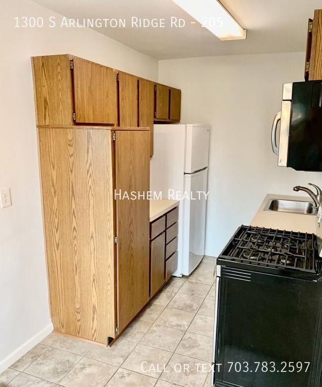 Photo - 1300 S Arlington Ridge Rd