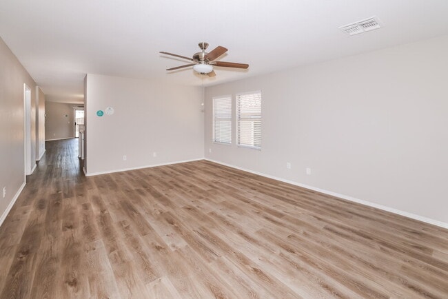 10521 W Robin Ln