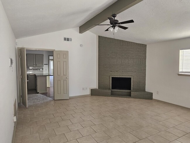 Photo - 1907 Avenue C