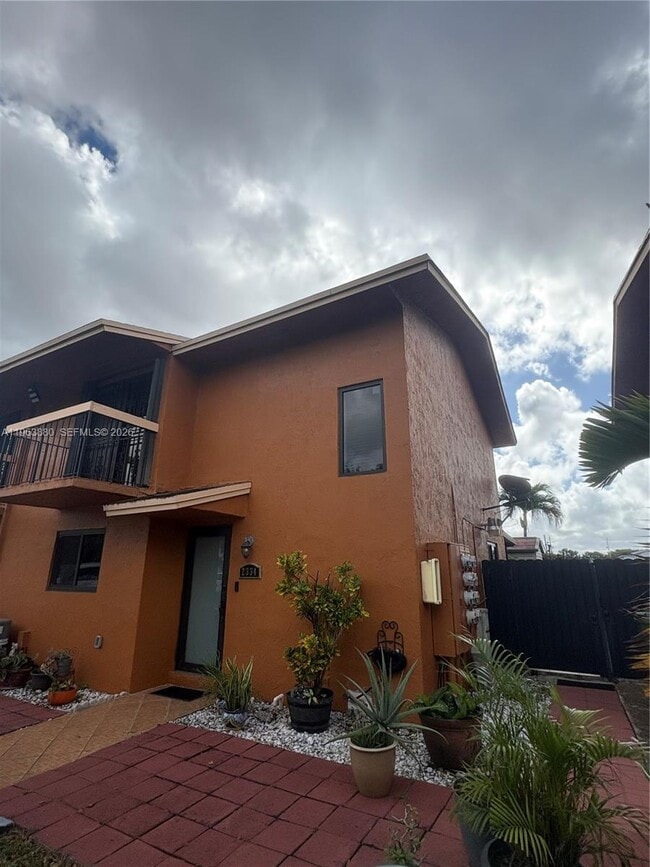 Photo - 2334 W 62nd St