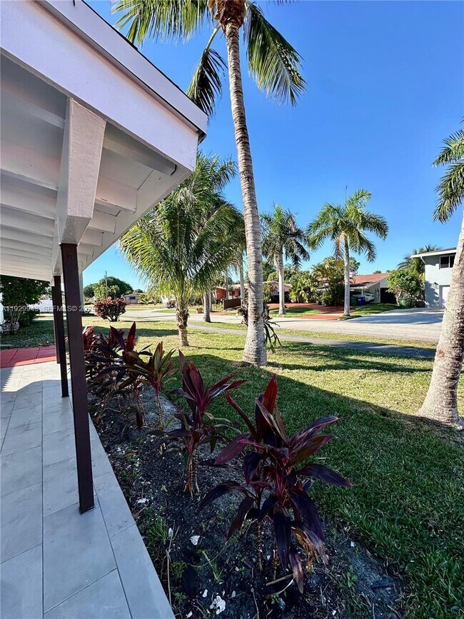 Photo - 629 SW 4th St