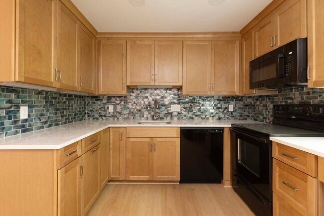 Photo - 33 Jacqueline Rd Unit E