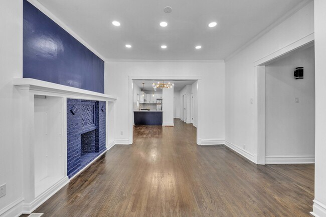 Photo - 7835 S Laflin St