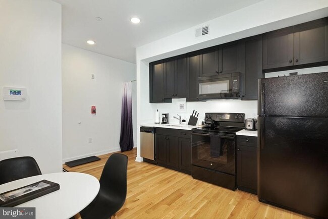 Photo - 1917-21 E Letterly St Unidad A