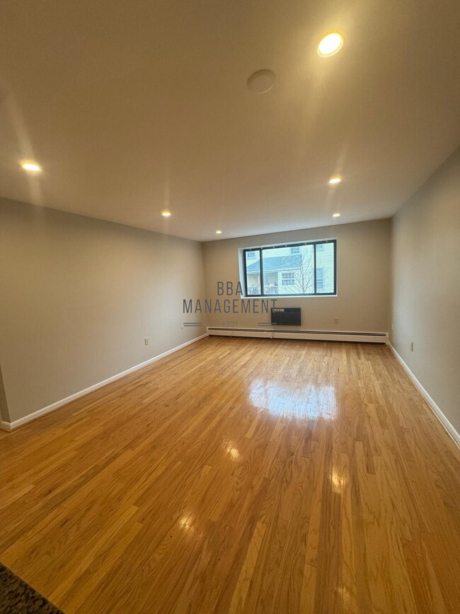 Photo - 28 Brentwood St Condo Unit 5