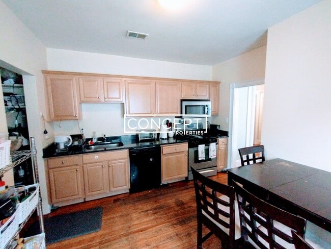 Building Photo - 24 Curtis Ave Unit 2