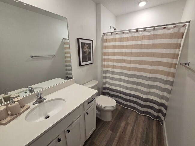3294 E Elkhorn Ln Unidad Bedroom 1