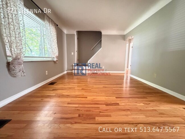 977 Glenna Dr