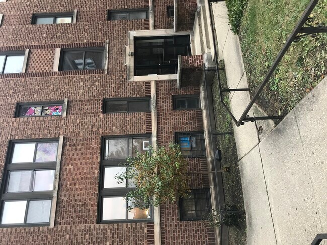 Photo - 4621 N Ashland Ave Unidad 1N Rental