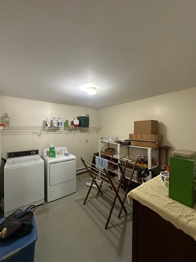 Photo - 49 Overlock Rd Unit 4