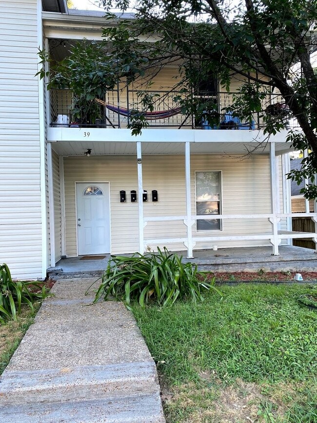 Building Photo - Merton Place Unit 2
