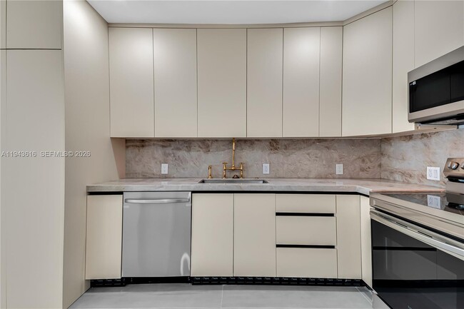 Photo - 807 NW 51st St