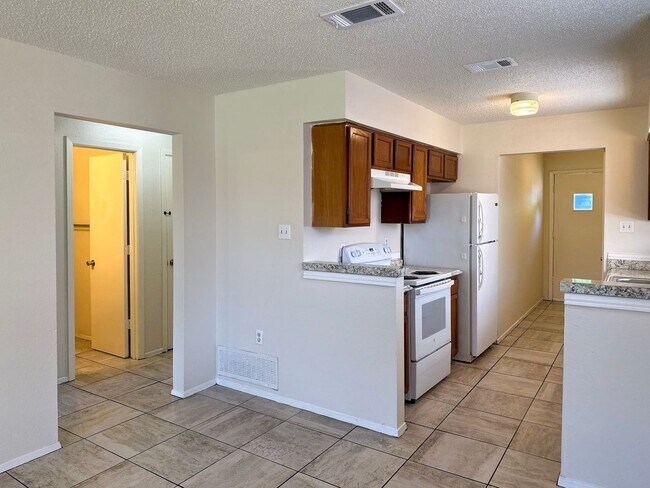 Photo - 200-202 Renee Drive Unidad 200