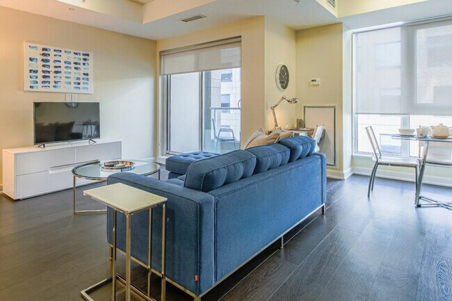 Photo - 210 Adelaide St W Unit ID1034861P