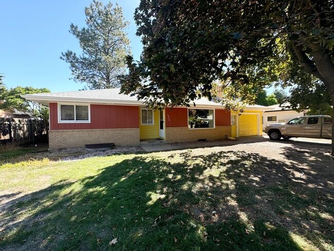 Spacious 4 bedroom 2 bath Ranch Style Hous... - Spacious 4 bedroom 2 bath Ranch Style Hous... House