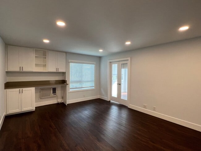 Photo - Terraces at the Lake