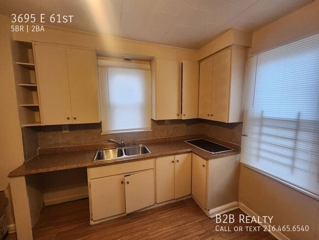 Photo - 3695 E 61st-