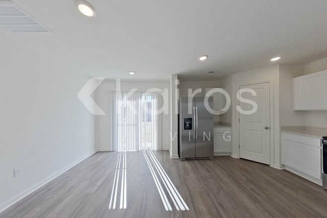 Photo - 7017 Peppermill Way