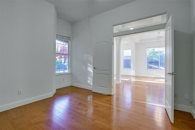 Photo - 807 Morningside Dr