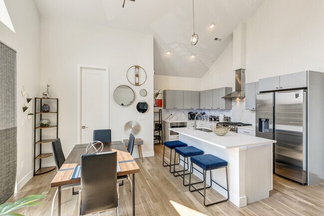 Photo - 3411 N Albion St