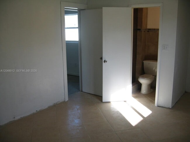Photo - 136 NW 14th Way