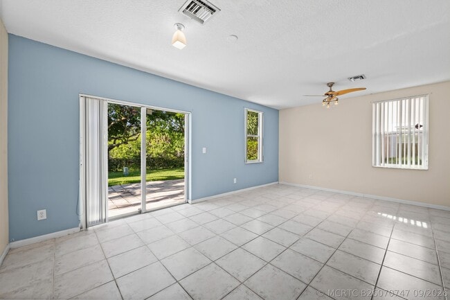 Photo - 10565 NW 57th Ct