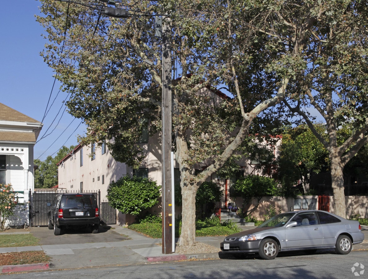 Polaris Apartments - Polaris Apartments