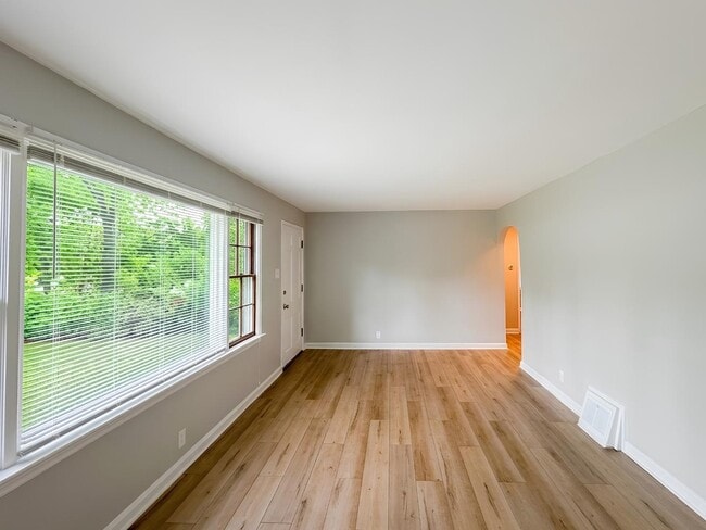 Photo - 7724 Monroe Dr