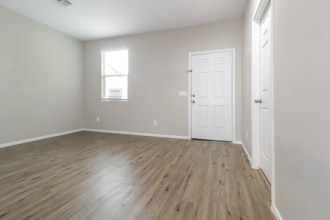 Photo - 2528 S 73rd Ln