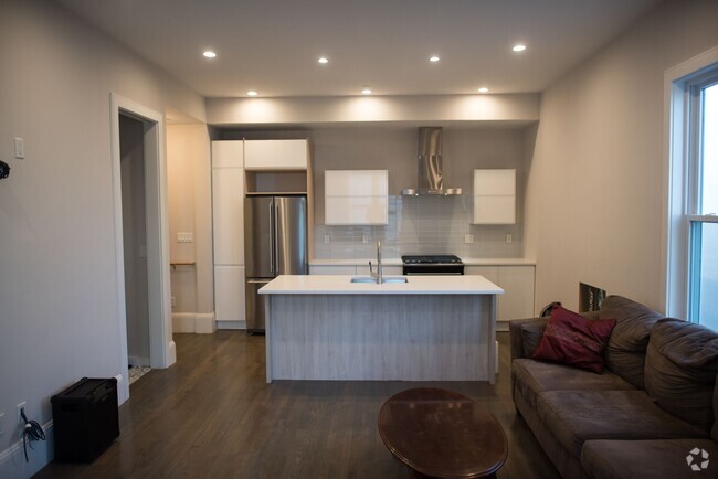 Building Photo - 14 Sumner St Unit 14 Summer St Rental