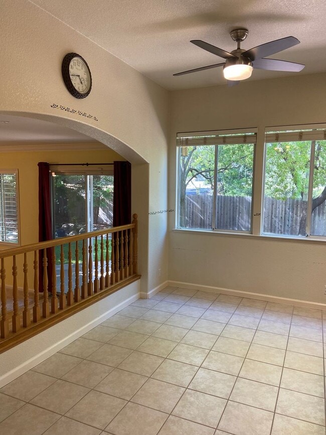 Photo - Large 4 bdrm 3 bath in Broadstone