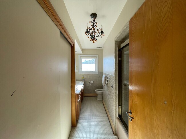 Photo - 245 Derrydown Rd