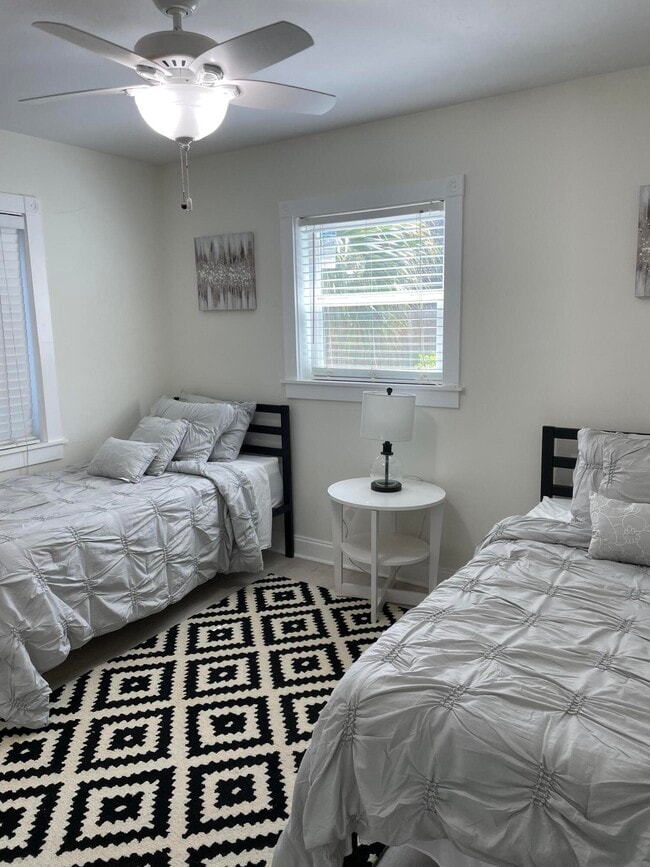 Photo - 1609 N M St