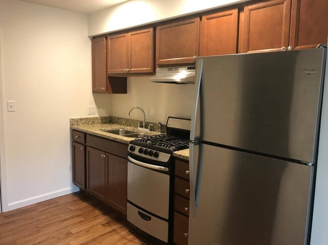 Photo - Pinecrest Apartments