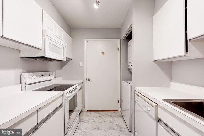 Photo - 1140 23rd St NW Unidad 806