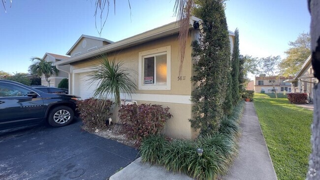 Building Photo - 5811 NW 57th Ave Rental