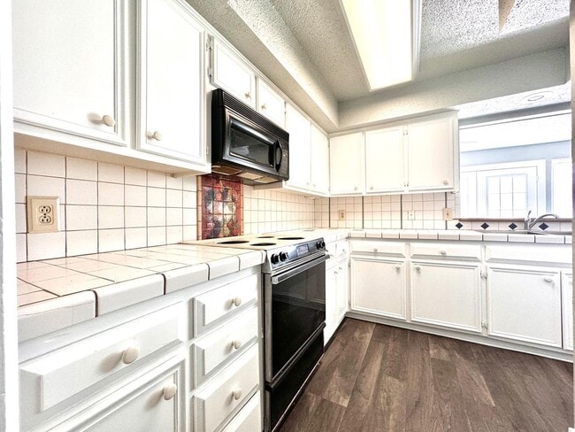 Photo - 3 bed 3 bath 2 car garage brick town home now available