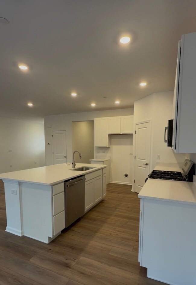 Photo - 10232 McMahon Wy