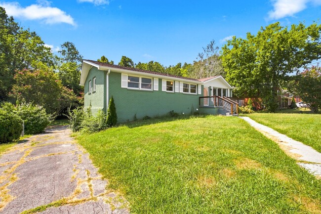 1614 Shady Cir