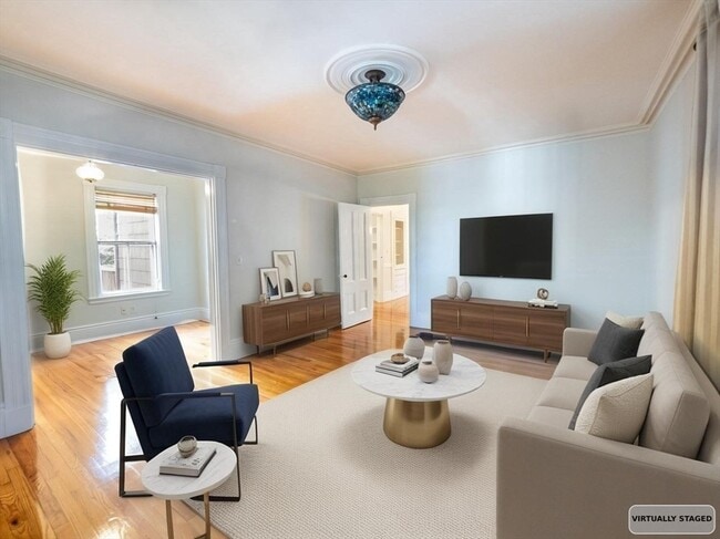 Building Photo - 12 Adella Pl