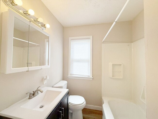 Photo - 3 BED 1 BATH BEAUTIFUL SINGLE FAMILY HOME
