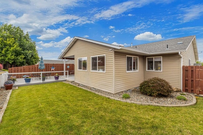 Photo - Beautiful 2 Bed 2 Bath Condo with 2 Bonus Rooms