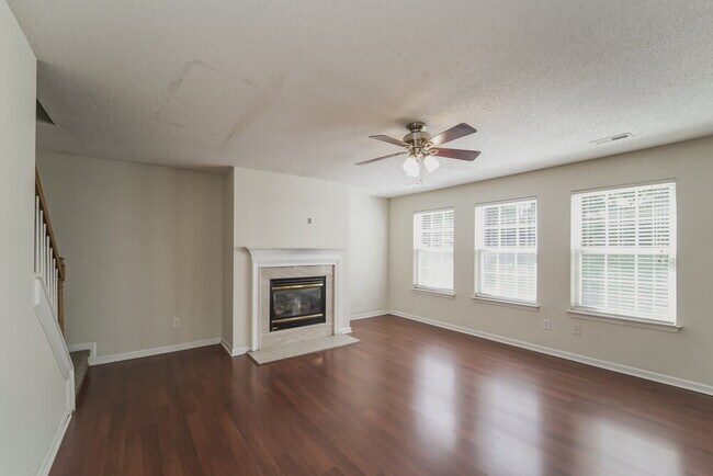 Photo - 5900 Hidden Meadow Ln